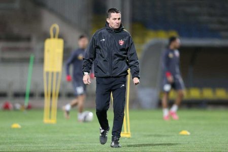 فروردین سرنوشت‌ساز برای اوسمار ویرا  استقلال و سپاهان متوقف می‌شوند؟