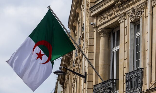 الجزایر نقش عمان در میانجی‌گری میان ایران و آمریکا را ستود