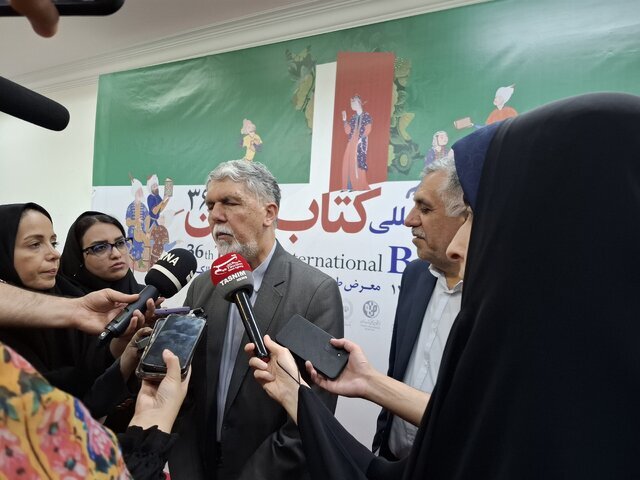 اظهارات وزیر درباره قیمت کتاب و یارانه‌ها