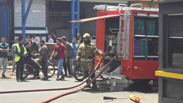 آتش‌سوزی در بازار آهن تهران