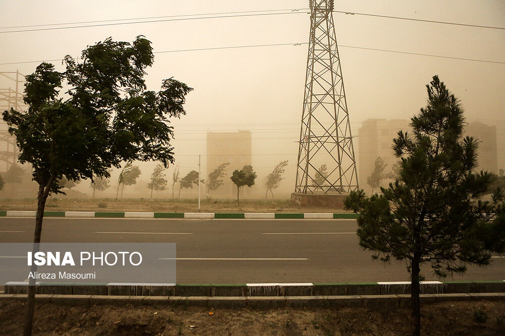 تداوم وزش باد، رگبار و گردوخاک در تهران