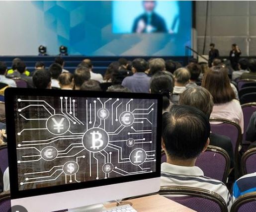 چگونه در بروکرهای فارکس با ربات معامله گر ارز دیجیتال ترید کنیم؟