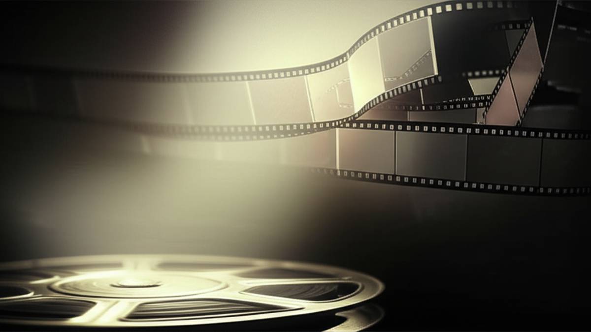 فیلم آنتن | معرفی جامع، نقد، داستان و بازیگران